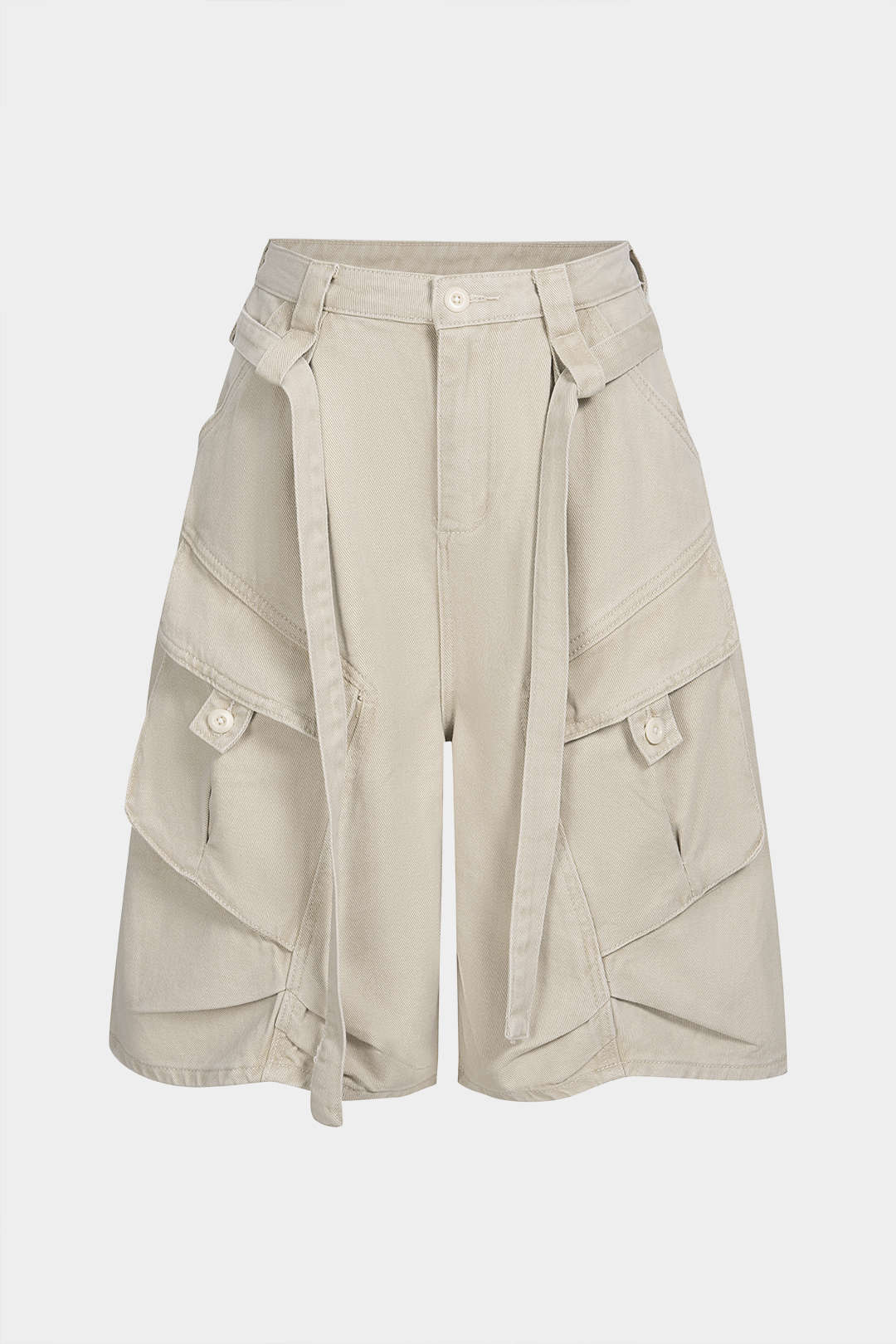 Jeans-Shorts mit Gürtel und Taschen