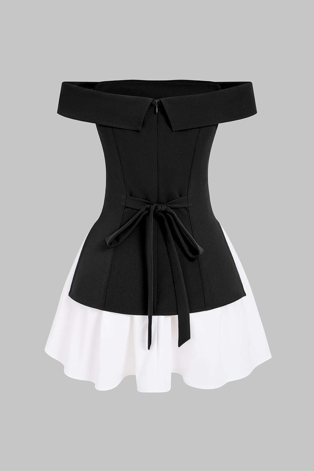 Patchwork schulterfreies, gerafftes Minikleid mit Bindeband am Rücken