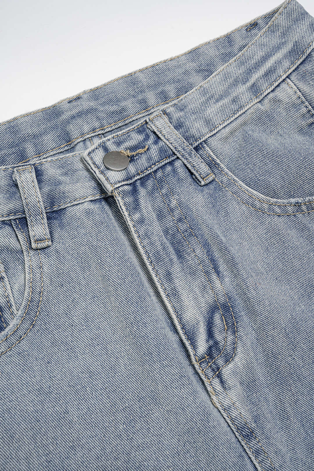 Denim asymmetrische, ausgefranste High-Waist-Straight-Leg-Jeans