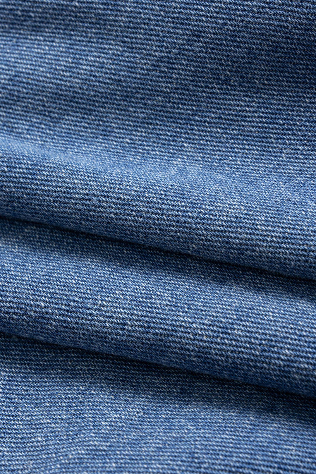 Jeans-Oberteil mit asymmetrischem Reißverschluss und langen Ärmeln