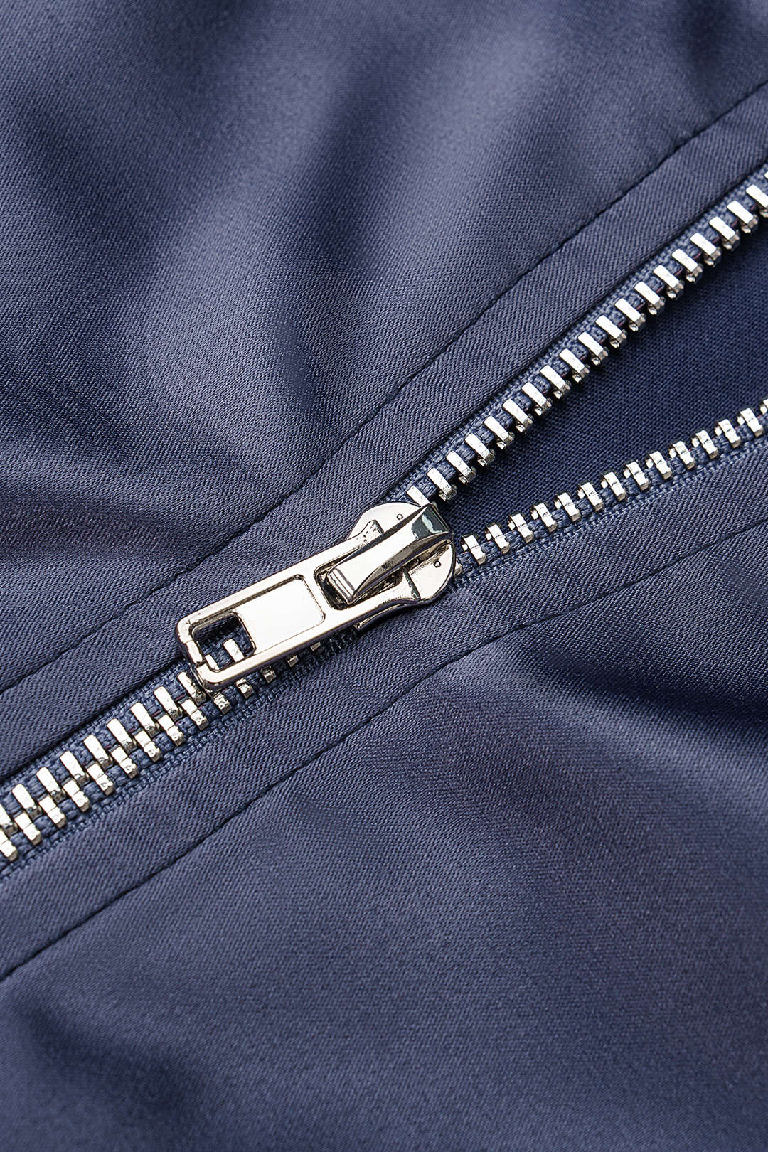 Satin-Tanktop mit eckigem Ausschnitt, Reißverschluss hinten und Schnürung