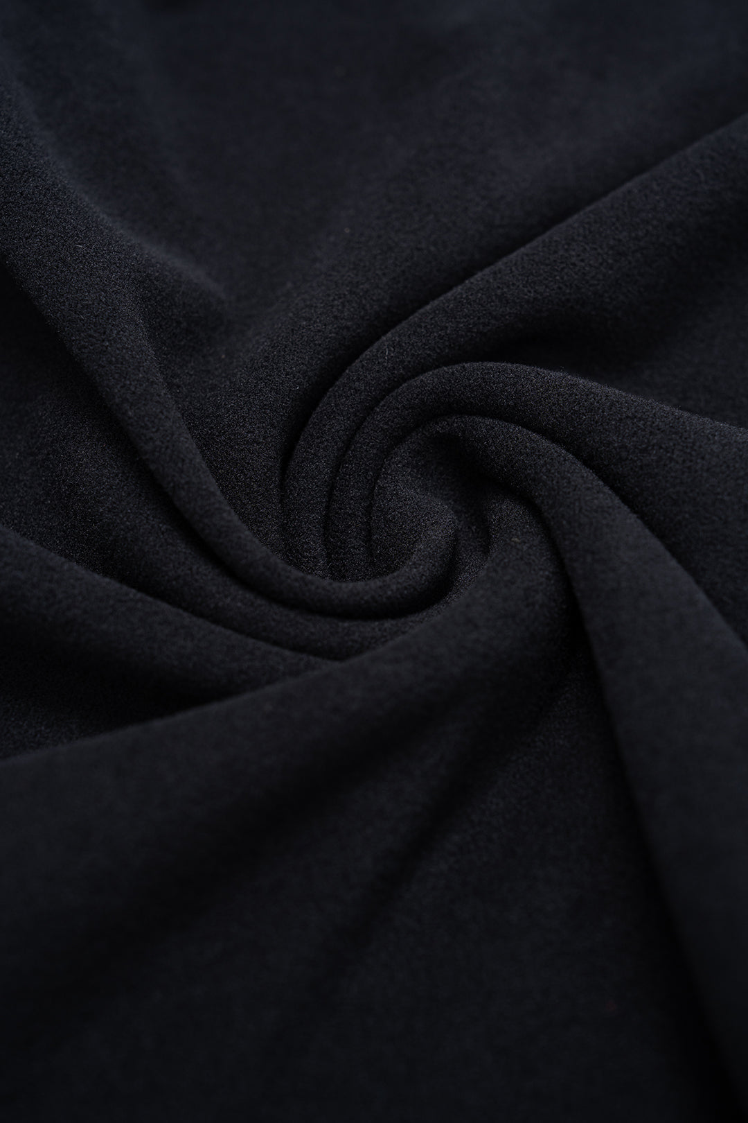 Rundhals-Langarmshirt mit asymmetrischem Saum