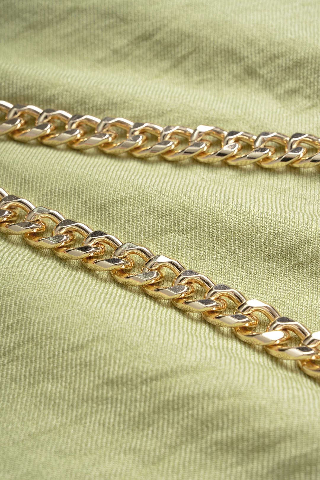 Overall aus Metallkette mit V-Ausschnitt, ärmellos