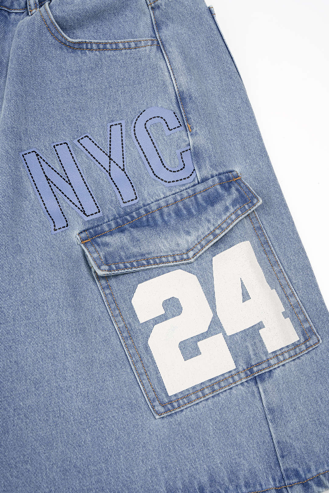 Jeansshorts mit Digital-Buchstabenprint und hoher Taille