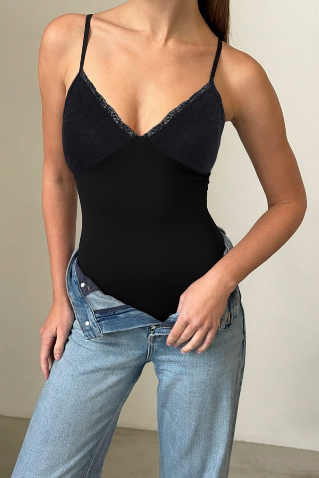 Lace Patchwork V-Neck Sleeveless Bodysuit