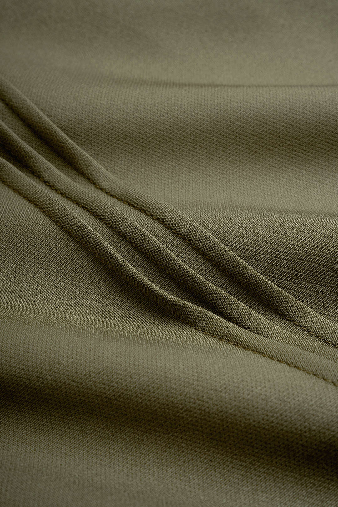 Pantalon plissé droit uni