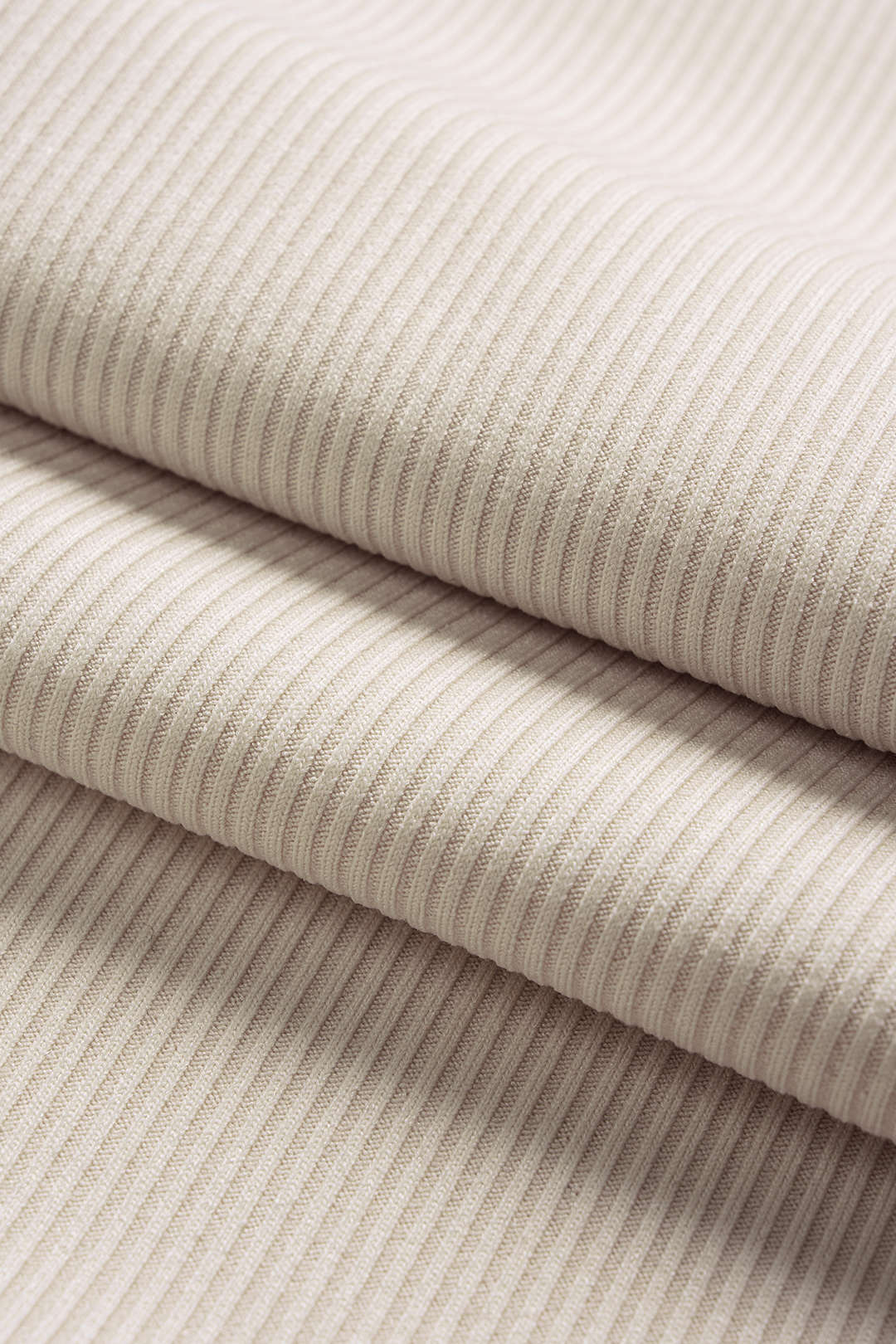 Débardeur sans manches à décorations métalliques contrastantes