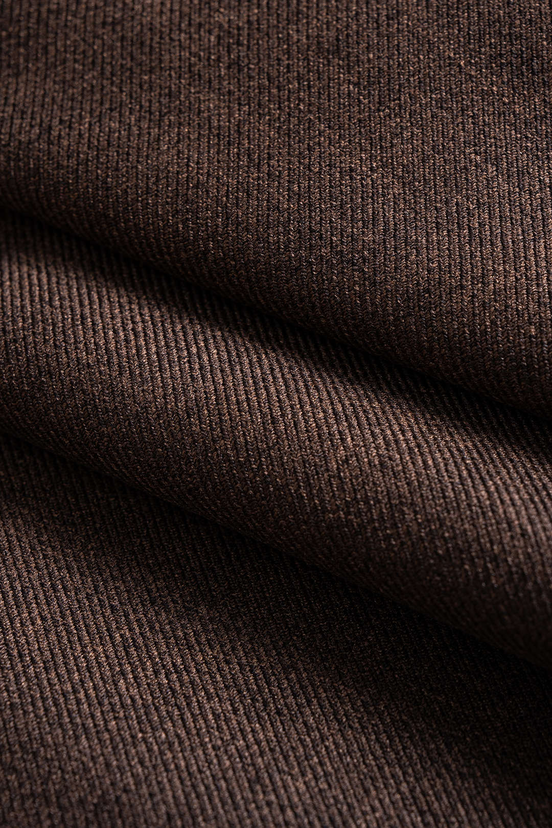 Minikleid mit langen Ärmeln, Rüschen, Reißverschluss, Schulterpolstern und Metallic-Dekor
