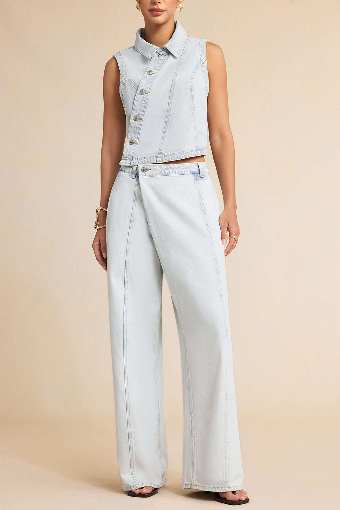 Asymmetrische Jeans mit geradem Bein aus Denim