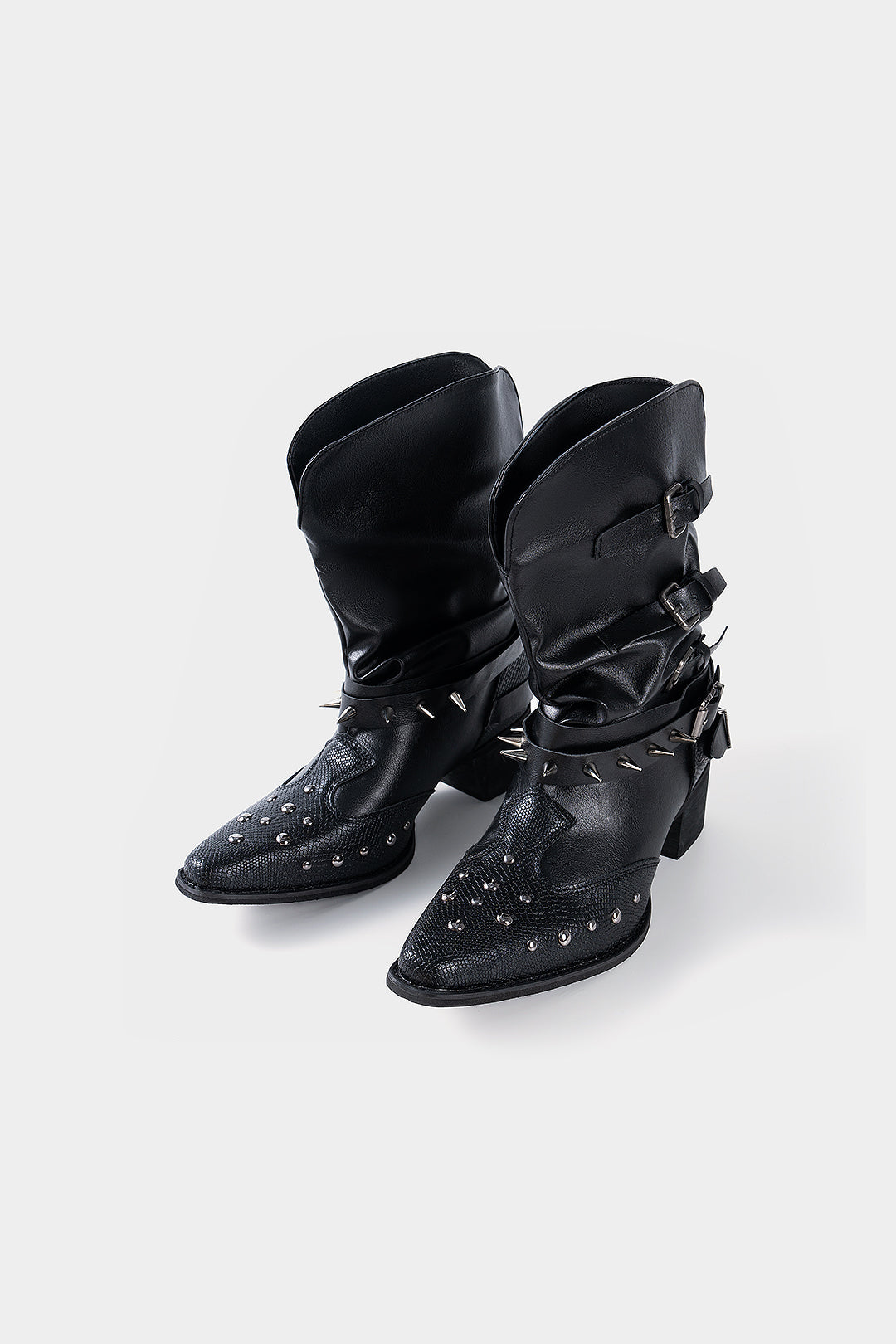 Spitze Stiefeletten mit Nieten