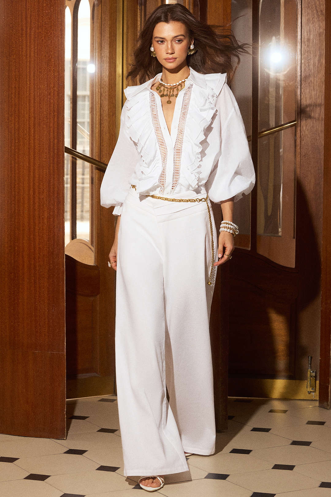 Hose mit asymmetrischem Bund und weitem Bein