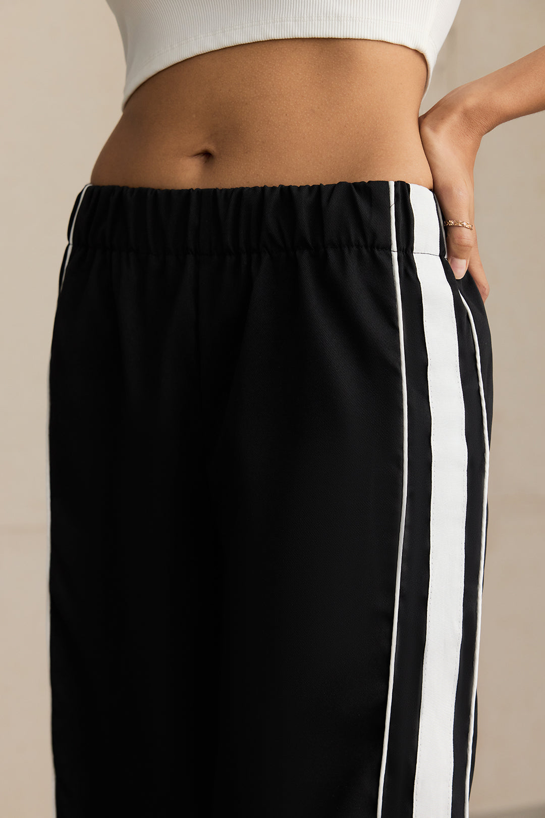 Kontrast gerade geschnittene Hose