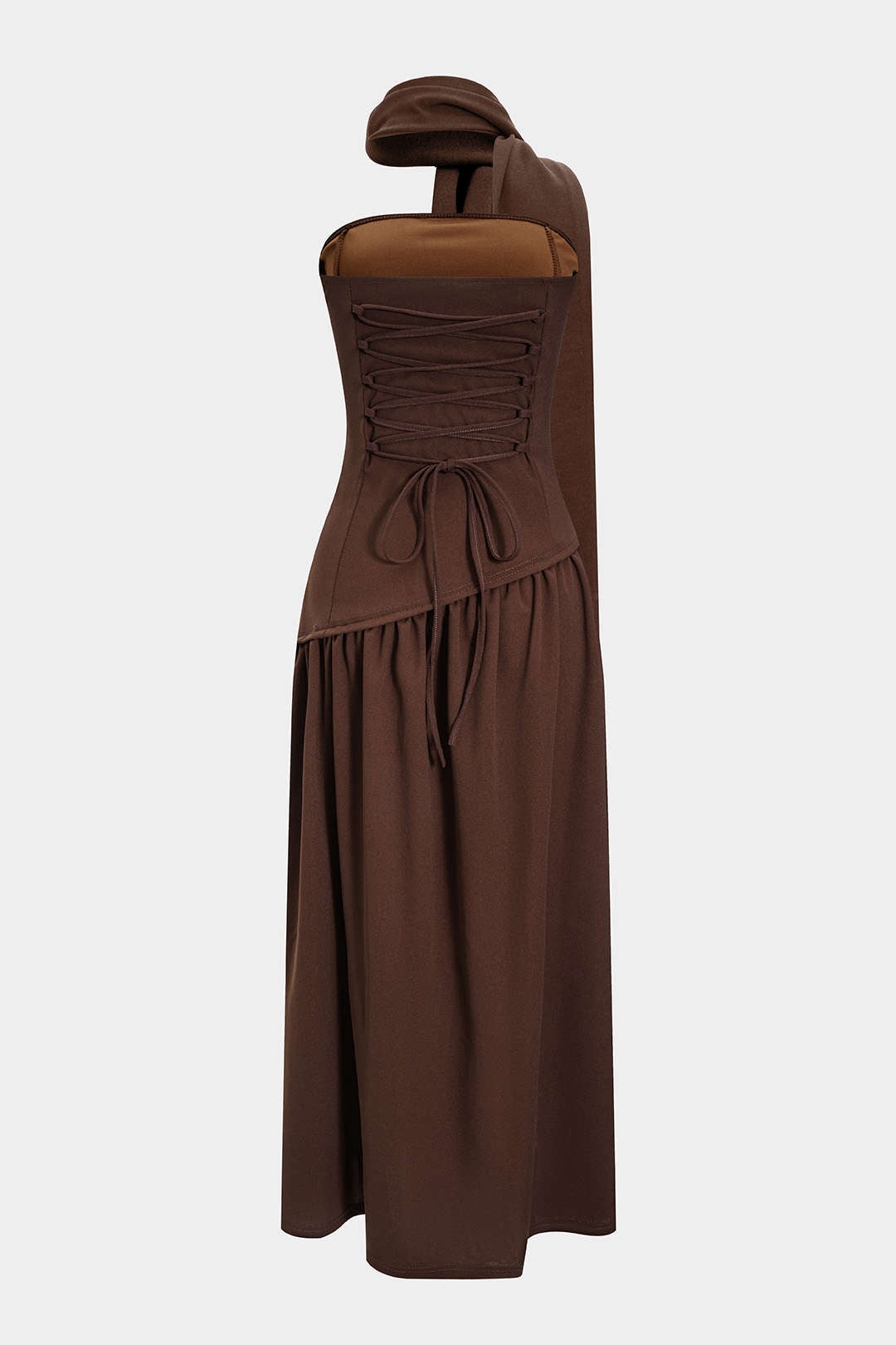 Robe longue bustier fendue et froncée en satin contrastant