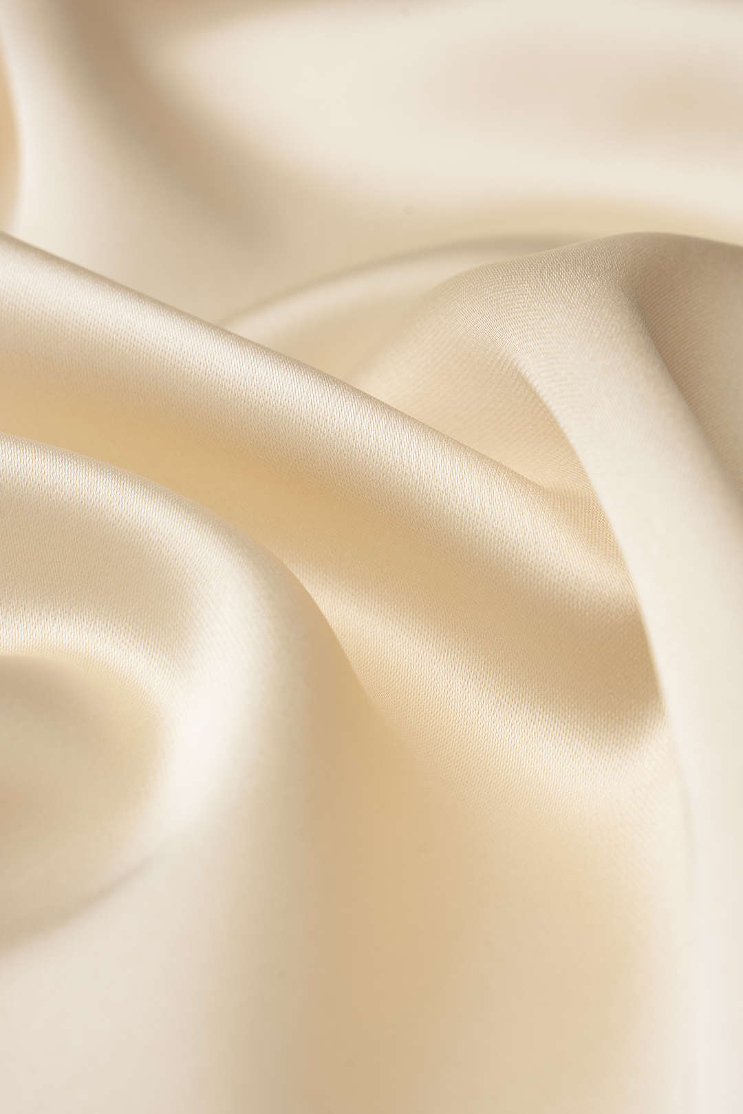 Satin-Patchwork-Spitzenrock mit asymmetrischem Saum