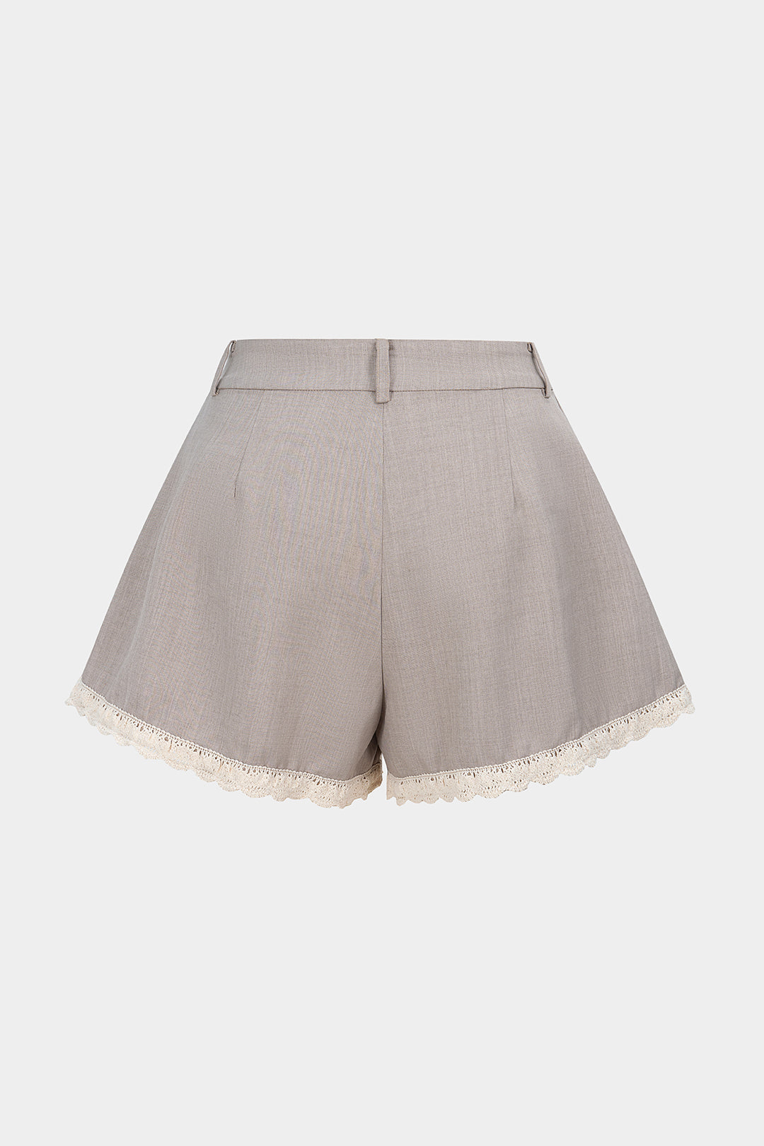 Patchwork-Shorts mit breitem Bein und Spitzenbesatz