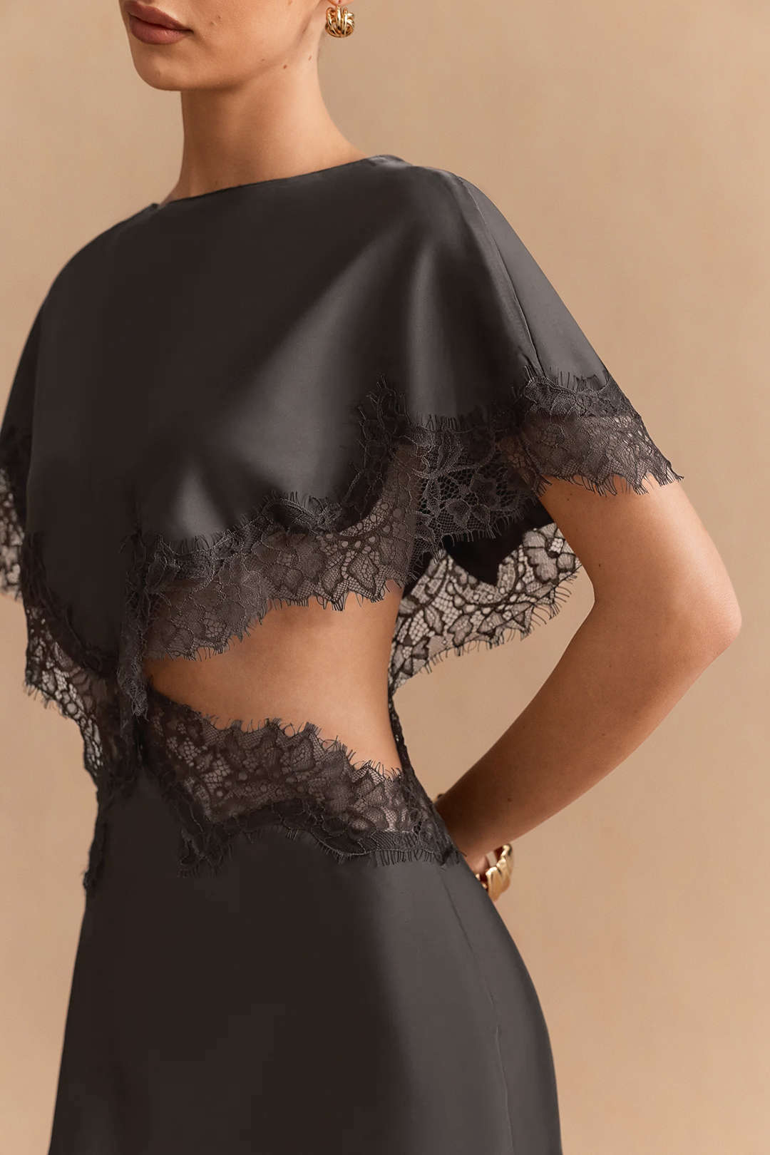 Satin Patchwork Spitzenbesatz Cut-Out Kurzarm-Midikleid
