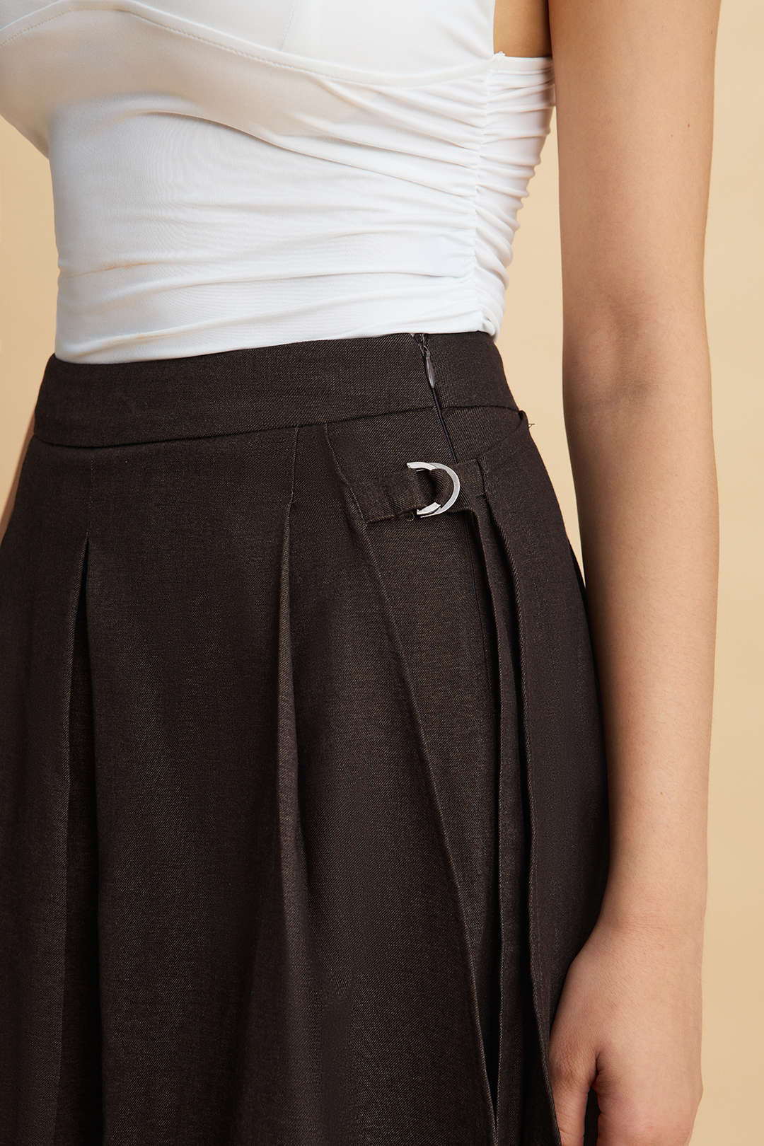 Raffhose mit Gürtel und Taschen