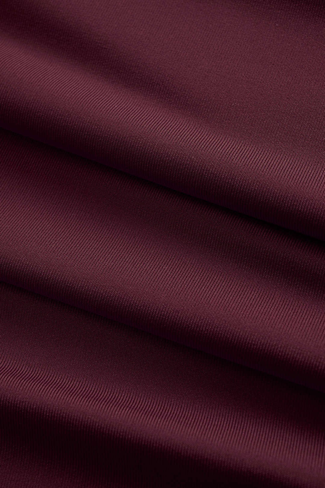Robe longue maxi plissée sans manches décor métallisé