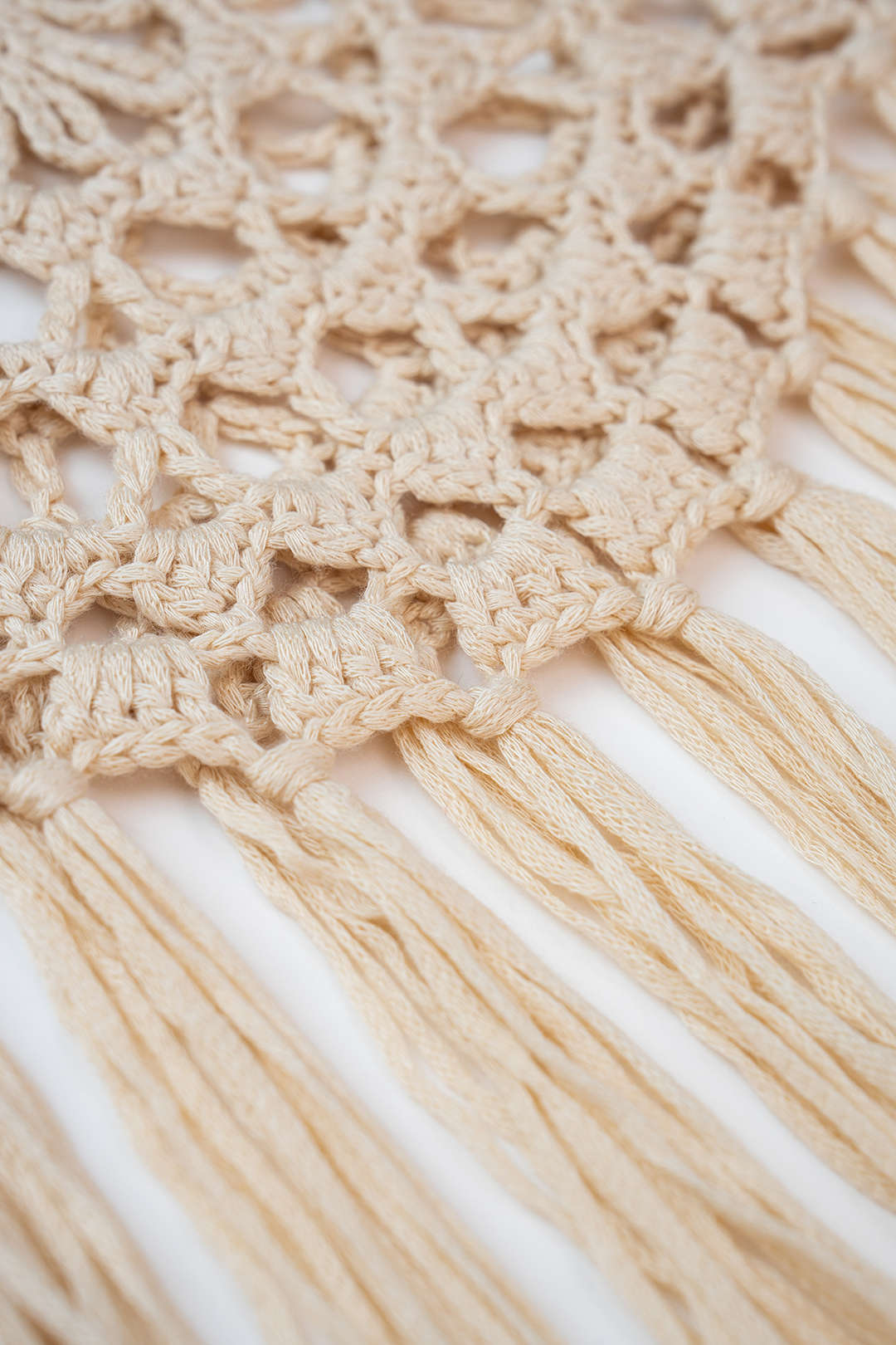 Débardeur en maille ajourée au crochet