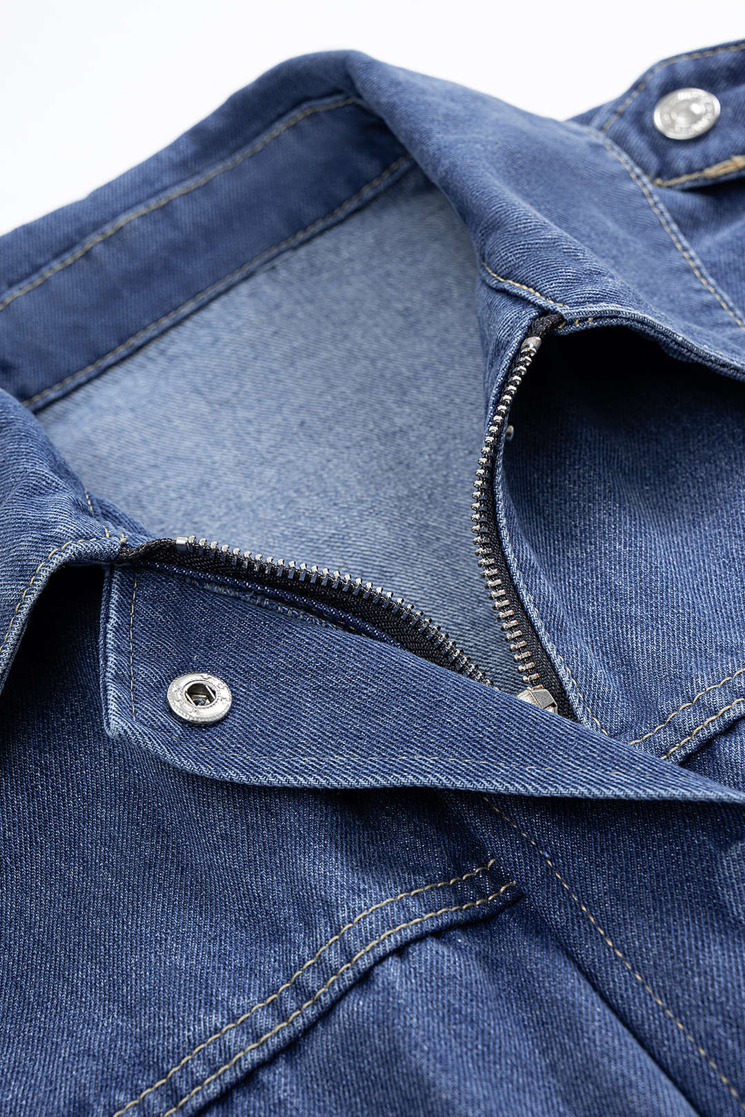 Jeansjacke mit Gürtel