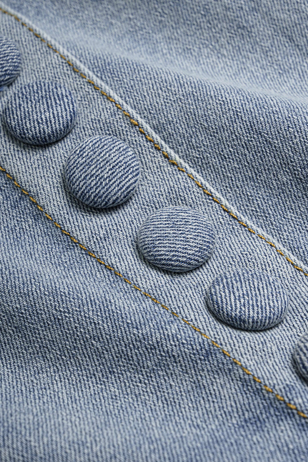 Jupe en jean boutonnée taille haute avec ceinture