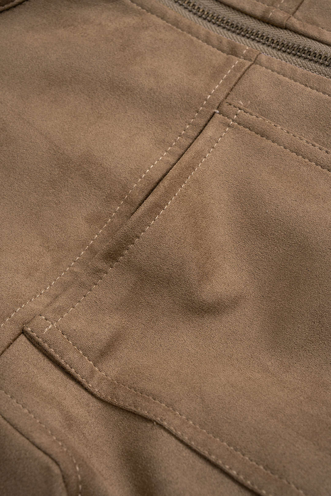Veste courte en suède à col montant