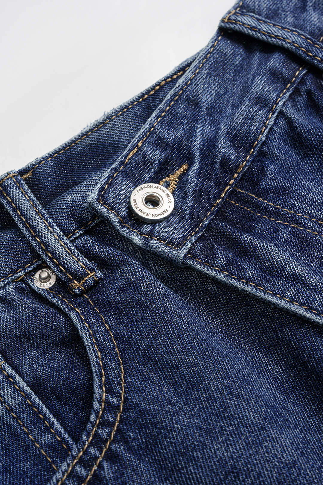 Jean asymétrique en denim taille haute