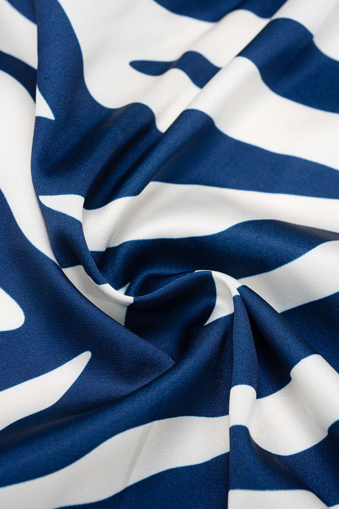 Satin-Tanktop mit geraffter Raffung und Kontrastmuster