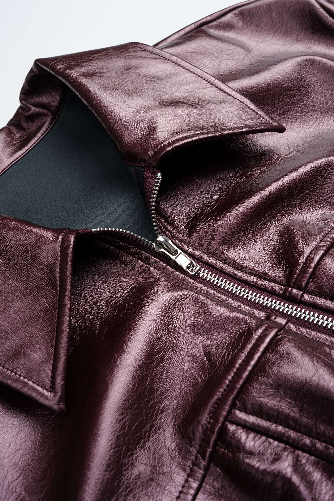 Veste corset zippée en similicuir