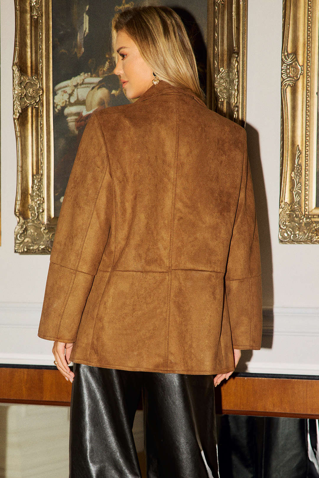 Wildlederblazer mit Reverskerbe und Bindegürtel
