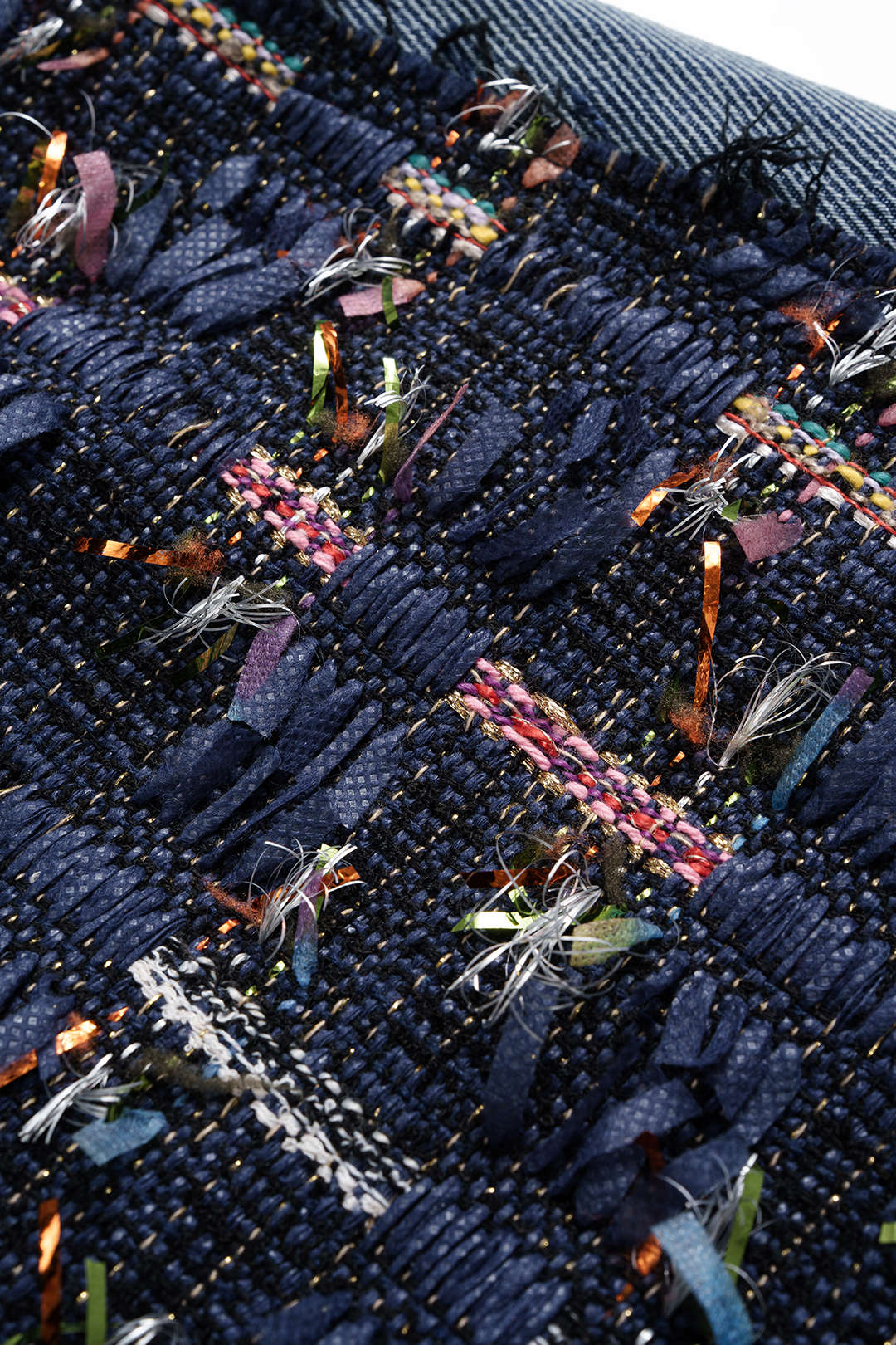 Minirock aus Denim-Jacquard mit Patchwork und ausgefranster Tasche