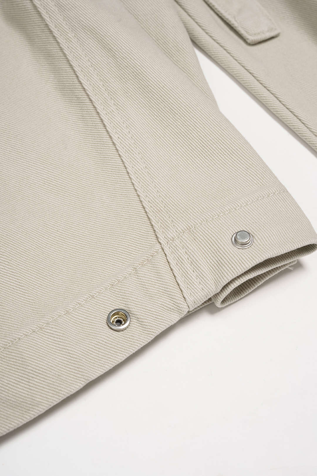 Jean large ceinturé en denim avec poches