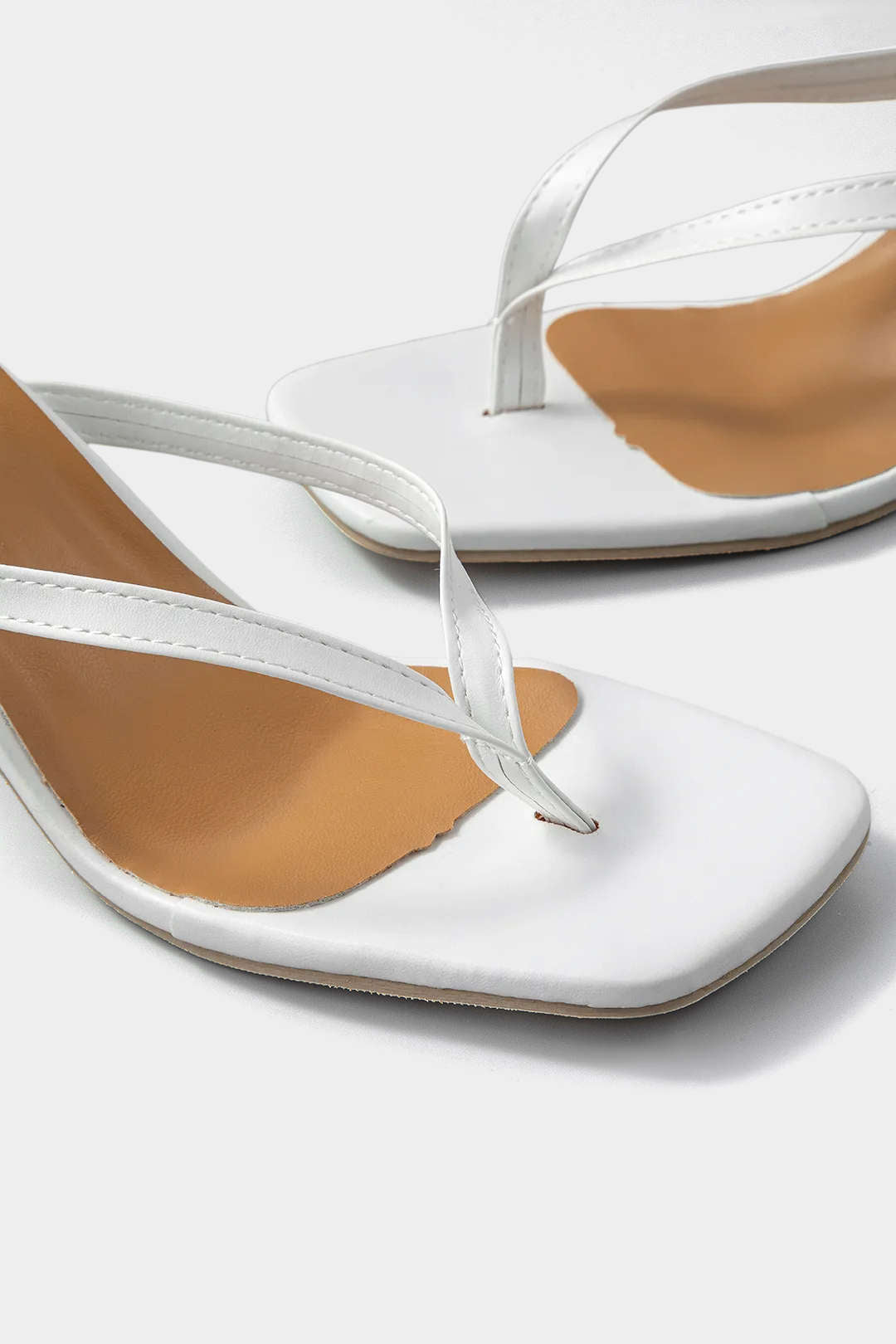 Nu-pieds à talon mi-haut basiques